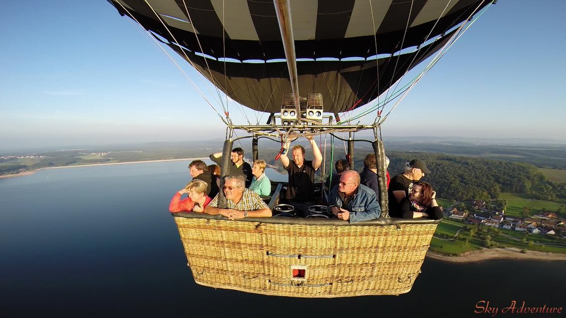 Wer möchte nicht gern die prickelnde Atmosphäre beim Start eines Heißluftballons erleben. Stellen Sie sich vor, wie es ist, das Fränkische Seenland aus 1.000 Metern Höhe zu betrachten, weit über Ihnen der endlose Himmel und grenzenlose Freiheit.
