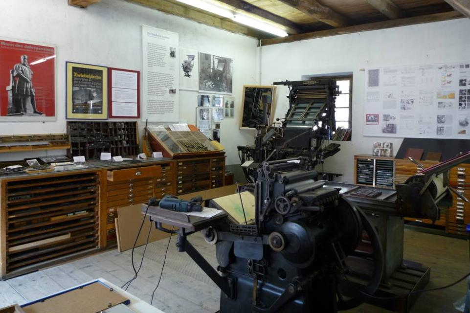 In das jahrhundertealte Handwerk des Setzens und Druckens eintauchen können Sie in unserer Mitmach-Werkstatt.