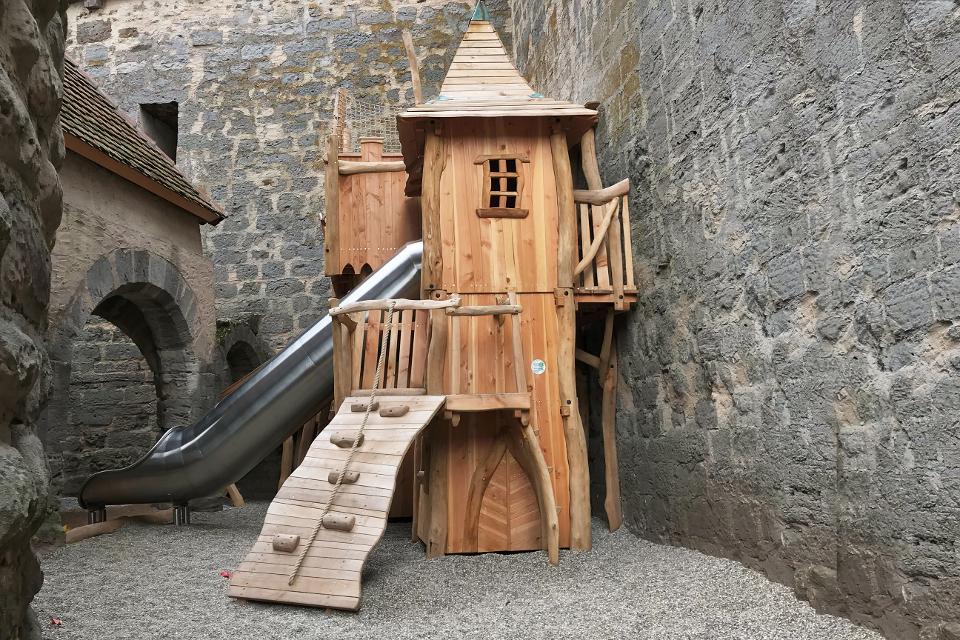 Seit dem Sommer 2020 wartet auf der Burg Colmberg ein tolles Highlight auf kleine Burgbesucher*innen.