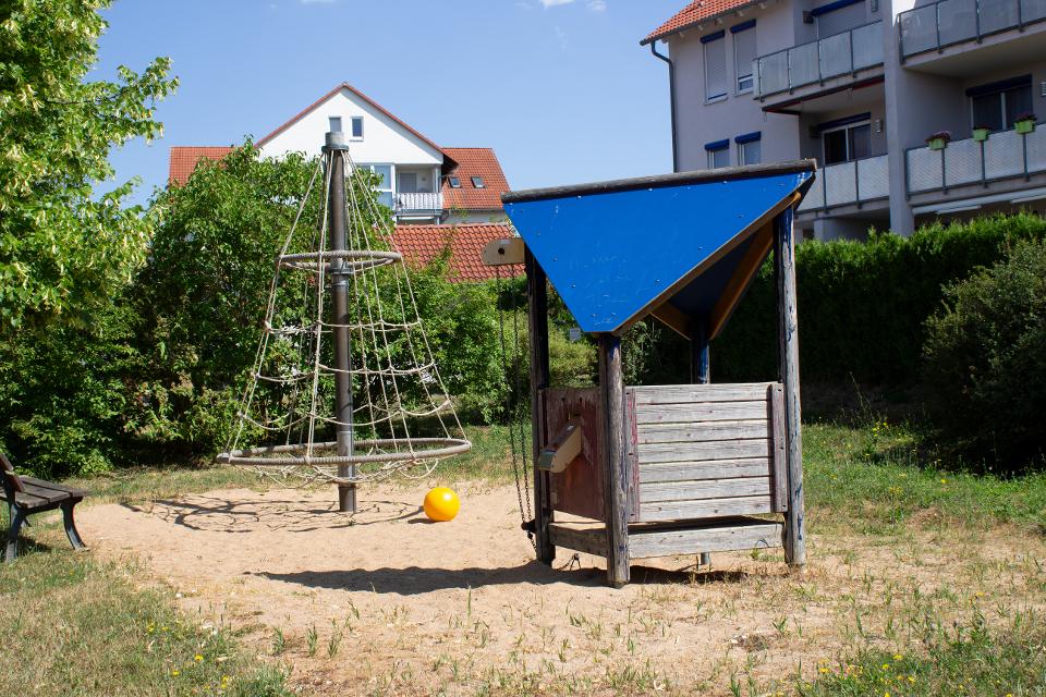 Spielplatz im Wohngebiet Heckenacker