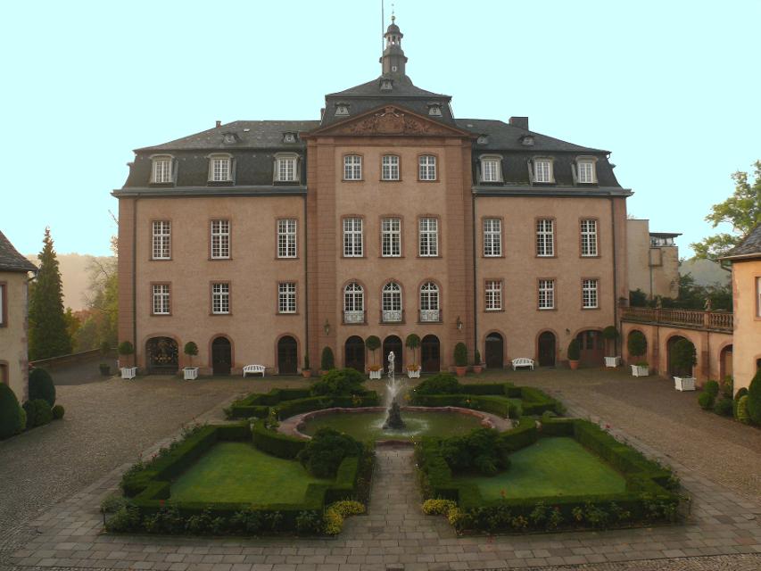 Beim Schloss Birstein können Wildprodukte aus den heimischen Revieren lokal für die Zubereitung zuhause eingekauft werden.