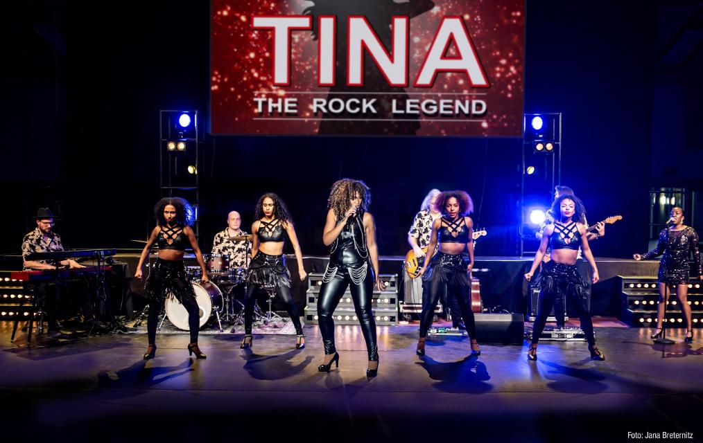 Das einzigartige Tribute-Event „Tina – The Rock Legend“ bringt Tina Turners feurige Bühnenshow zurück auf die Bühne.