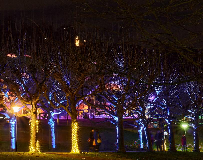 In diesem Jahr findet der traditionelle Winterzauber am Freitag, 29. Dezember 2023, im Kurpark statt. Ab 16:00 Uhr erwartet die Besucher eine Vielfalt an Lichtern, Farben und Effekten sowie ein abwechslungsreiches Unterhaltungsprogramm im Bad Orber Kur...