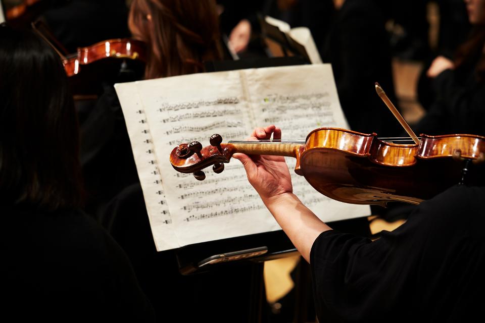Klassik-Neujahrskonzert mit dem Südhessischen Kammerorchester im Spessart FORUM in Bad Soden-Salmünster