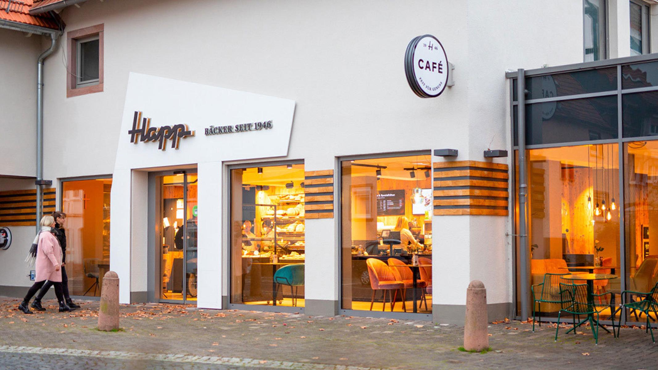 Café mit Außenterrasse direkt am Generationentreff inmitten der Altstadt Salmünster
