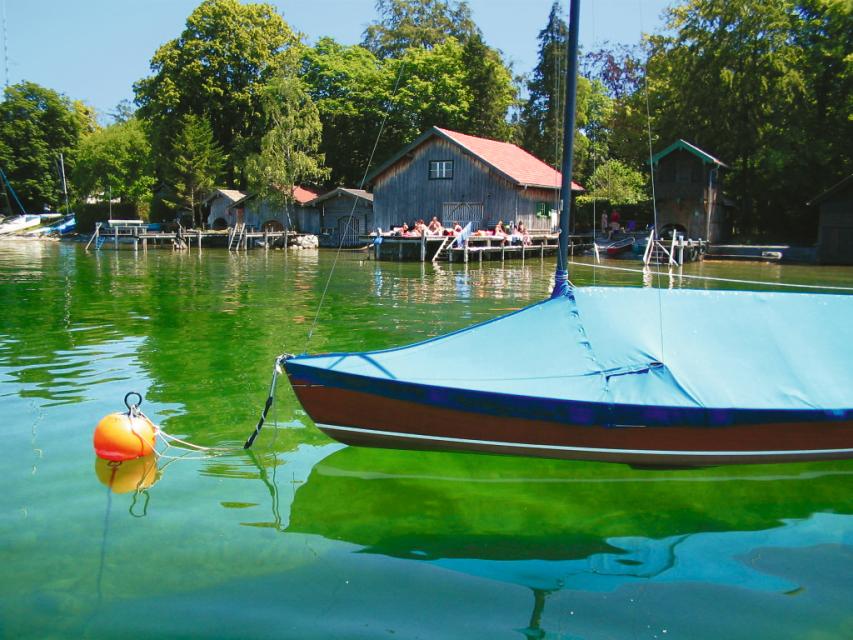 Unsere 4 Ferienwohnungen liegen an der Ostseite des Starnberger Sees - Ammerland ist ein Ortsteil der Gemeinde Münsing. Hier können Sie schöne Sonnenuntergänge erleben, Dampferfahrten über den See oder unseren Bootsverleih mit Ruderbooten, Elek...