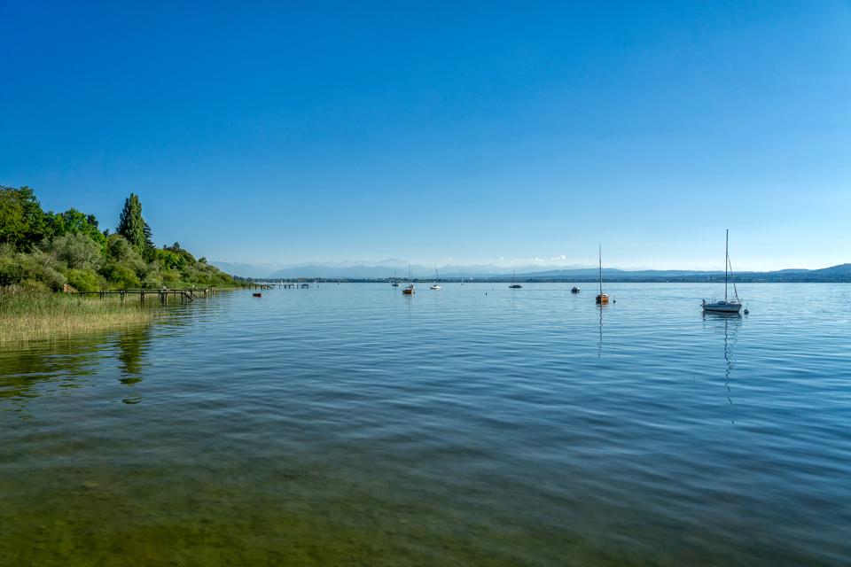 Das zwei Hektar große Badegelände am Südostufer des Ammersees wird äußerst selten bei seinem richtigen Namen genannt.