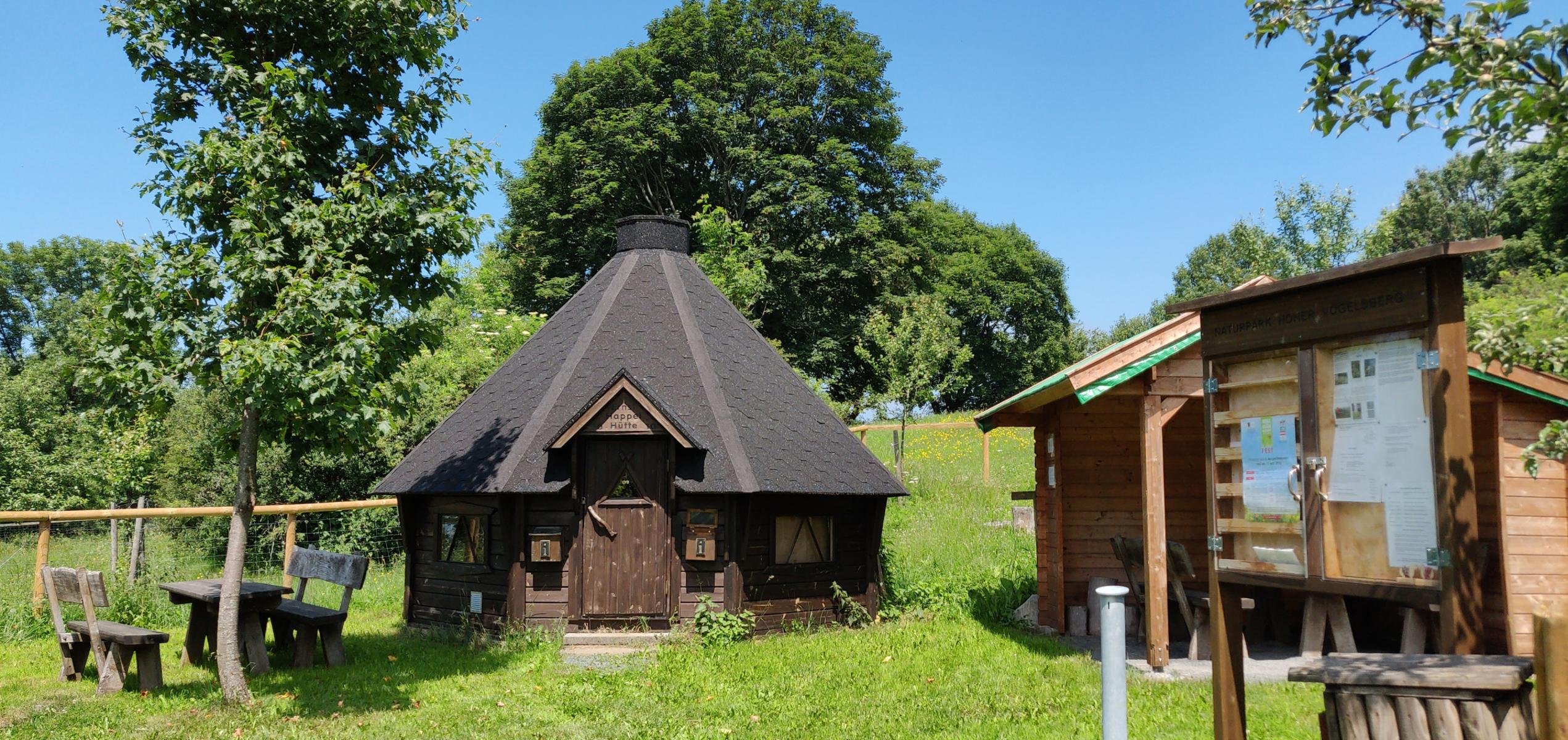 Im Vogelsberggarten auf dem Schlossberg Ulrichstein wurde im Jahr 2001 damit begonnen, jahrhundertealtes Kulturgut rund um die Burgruine wieder nach alten bäuerlichen Wirtschaftsverfahren zu pflegen und zu bewirtschaften. Das bedeutet extensive...
