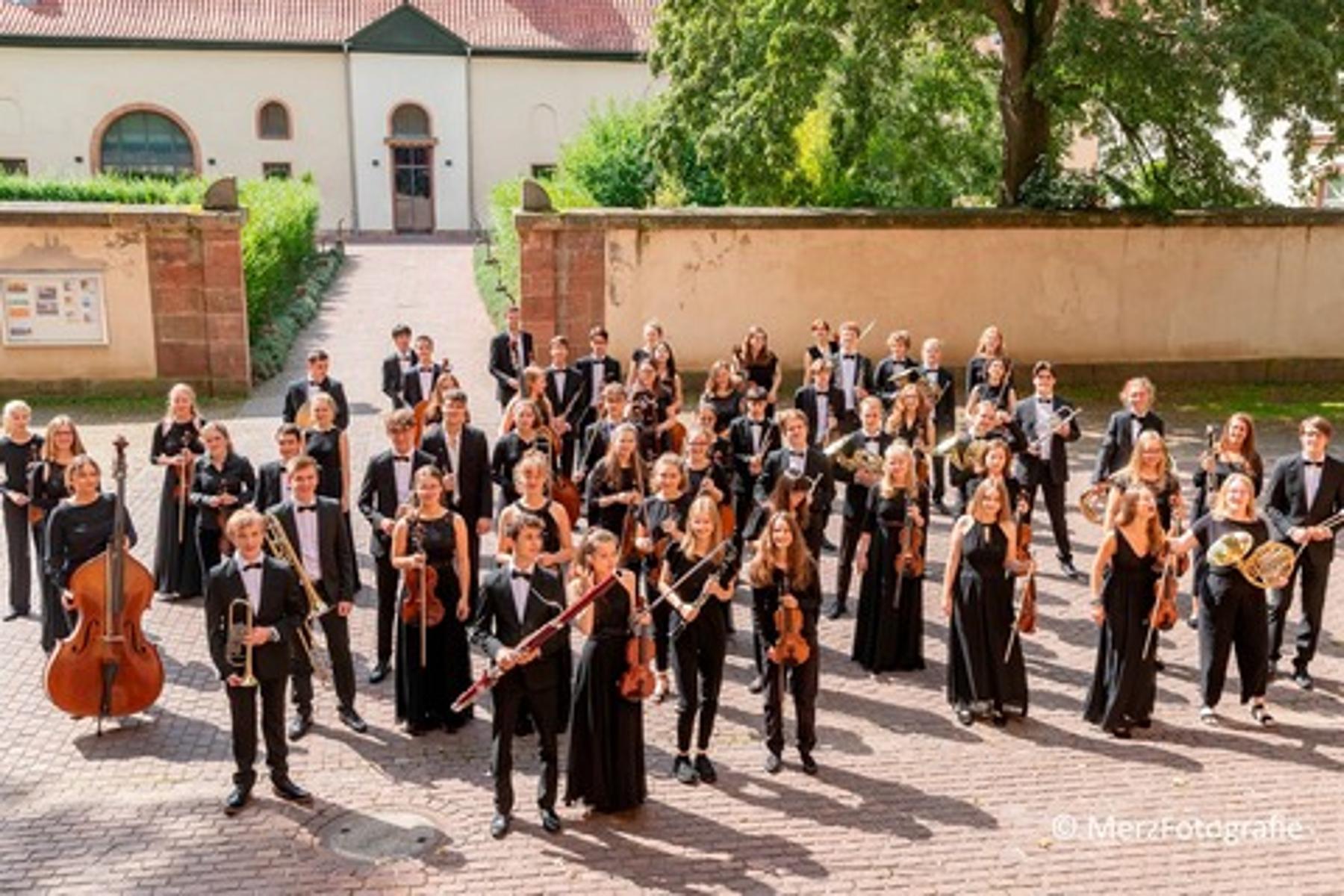 Die jungen Mitglieder des Landesjugendsinfonieorchesters Hessen entführen das Publikum in Maurice Ravels Märchenwelt der 