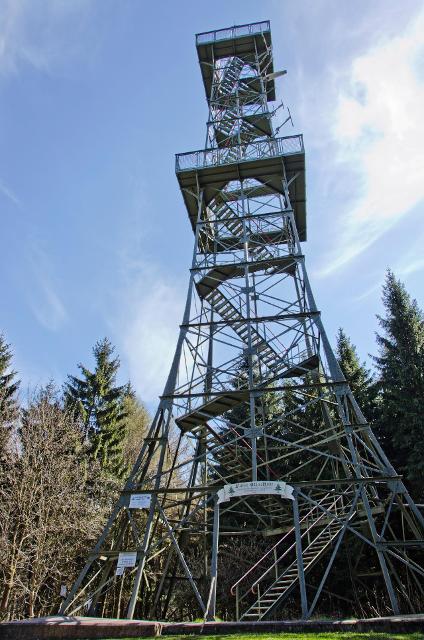 Der Poppenbergturm nahe der Gemeinde Harztor OT Ilfeld wurde 1897 auf dem Poppenberg errichtet. Der Turm ist eine 33,5 m hohe Stahlgitterkonstruktion.
Bei guter Fernsicht hat man einen phantastischen Rundblick über das Südharzer Land bis zum Thüri...