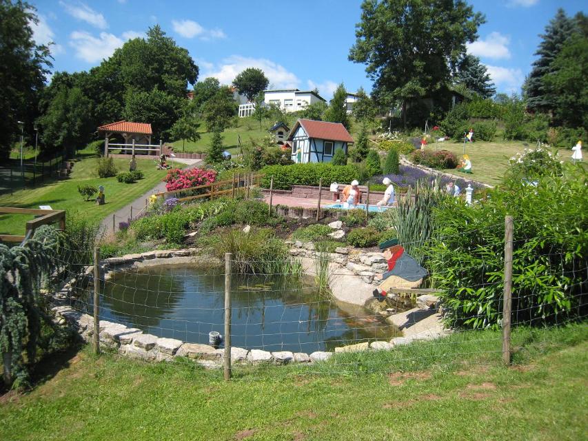 Nahe des Vitalparks in Heiligenstadt ist der Märchenpark ein attraktives Freizeitziel für die Kleinen und die Großen, in dem viele Märchen dargestellt werden. Auf dem großzügig angelegten Parkgelände mit einer Fläche von 2600 q² sind verschiedene ...