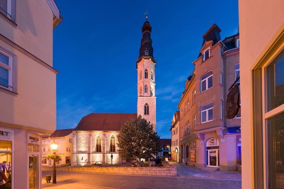 Die Allerheiligenkirche wurde vor 1287 als Sühneaktion für die von der Bürgerschaft zerstörte Kapelle der Mühlhäuser Reichsburg errichtet. Die markante gotische Architektur des einstigen Gotteshauses geht bereits auf diese Zeit zurück, ist jedoch ...
