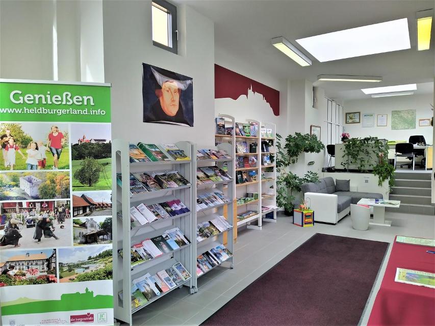 Die Touristinformation Stadt Heldburg im Ortsteil Bad Colberg betreut die Gäste der MEDIAN Klinik Bad Colberg sowie alle Besucher aus nah und fern, die Informationen über und Ausflugstipps in der Region suchen. Schwerpunkt liegt dabei auf kulturel...